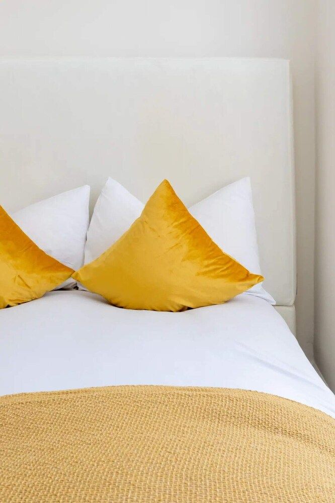 undefined Stylish 3BD Maisonette With Garden in Homerton 8