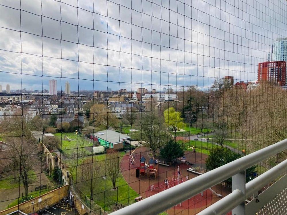 undefined A Skyhigh Stay for 2 in Vauxhall London 10