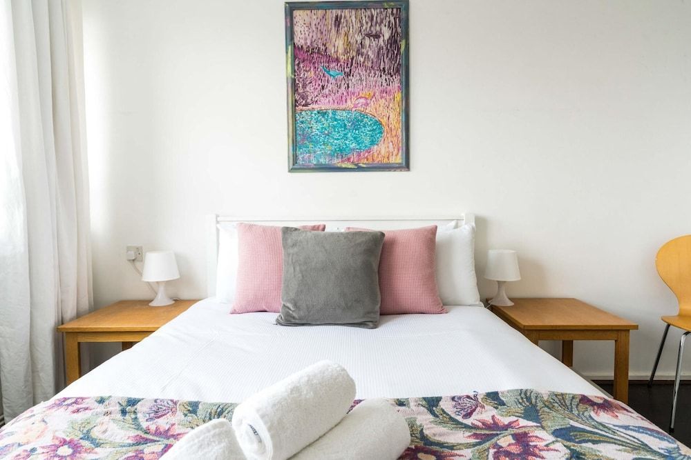 undefined A Skyhigh Stay for 2 in Vauxhall London 3