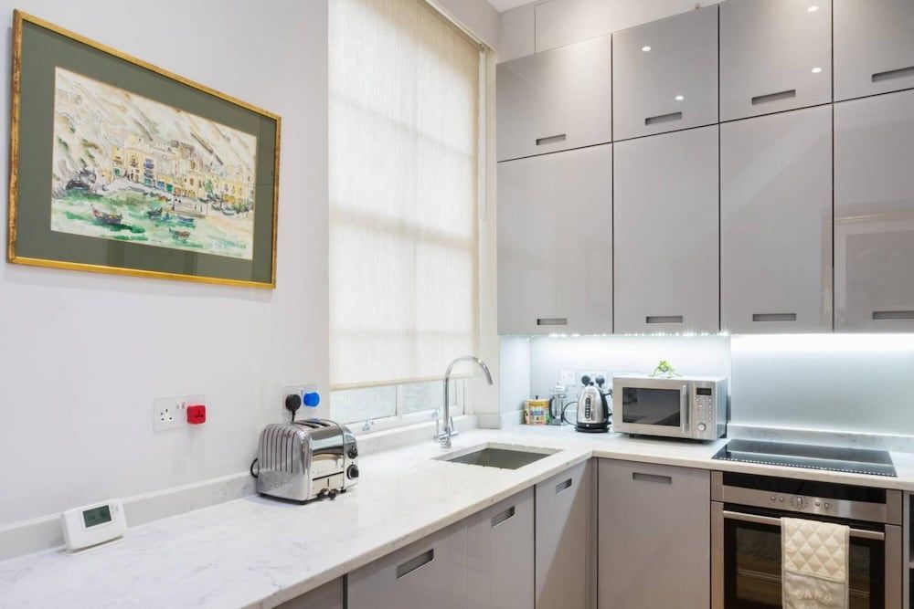 undefined Fantastic Traditional 1bed Apartment Pimlico 2