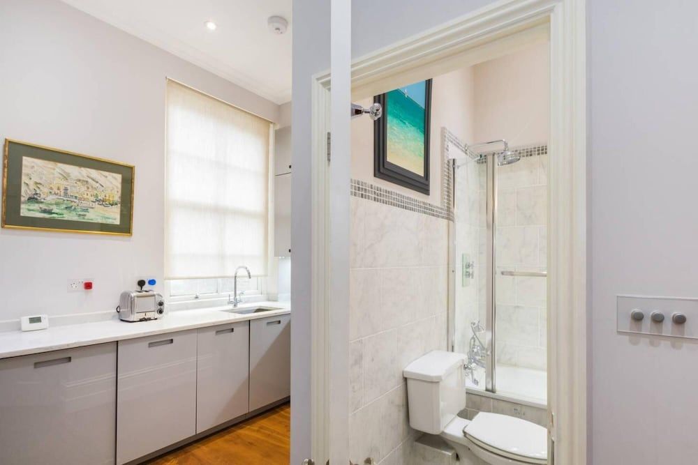 undefined Fantastic Traditional 1bed Apartment Pimlico 8