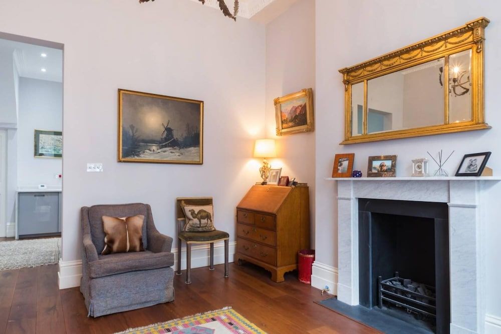 undefined Fantastic Traditional 1bed Apartment Pimlico 5