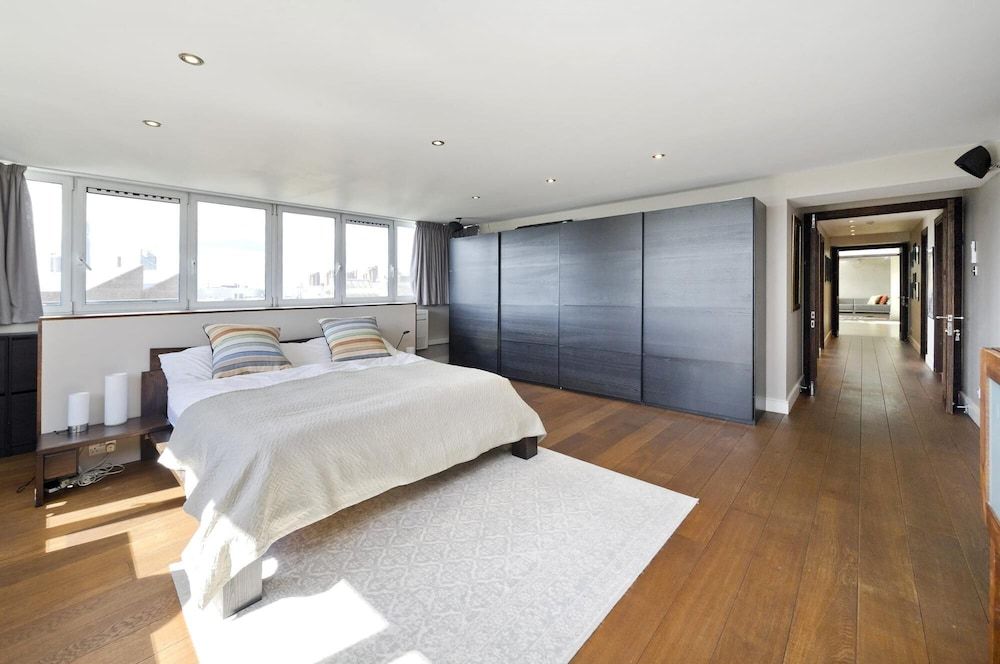 Luxury 4 Bedroom Penthouse in Beautiful Battersea Apartment 21