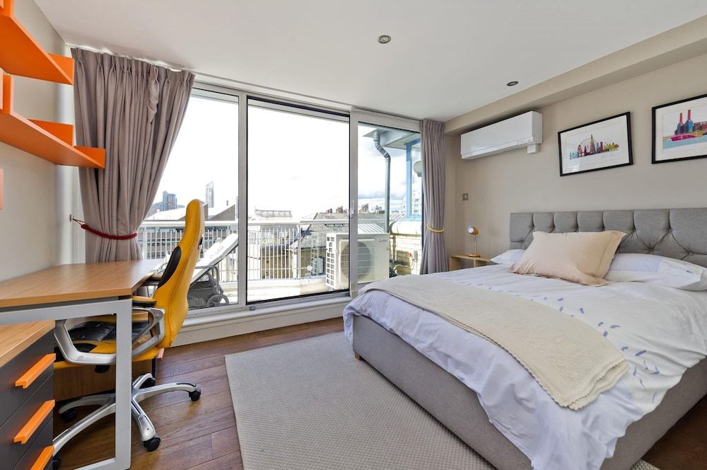 Luxury 4 Bedroom Penthouse in Beautiful Battersea Apartment 14