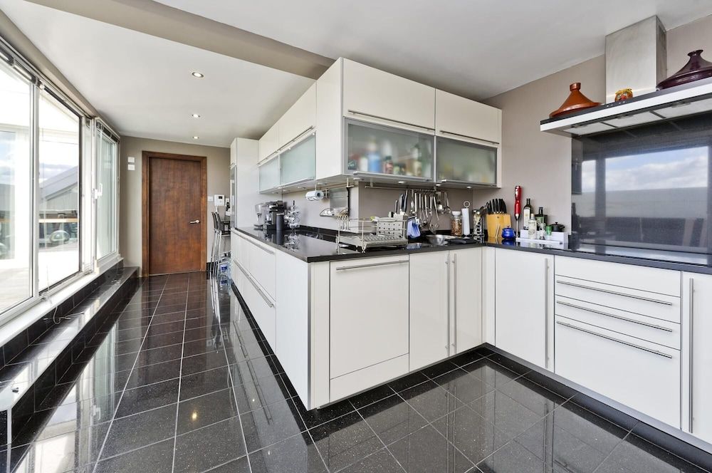 undefined Luxury 4 Bedroom Penthouse in Beautiful Battersea 5
