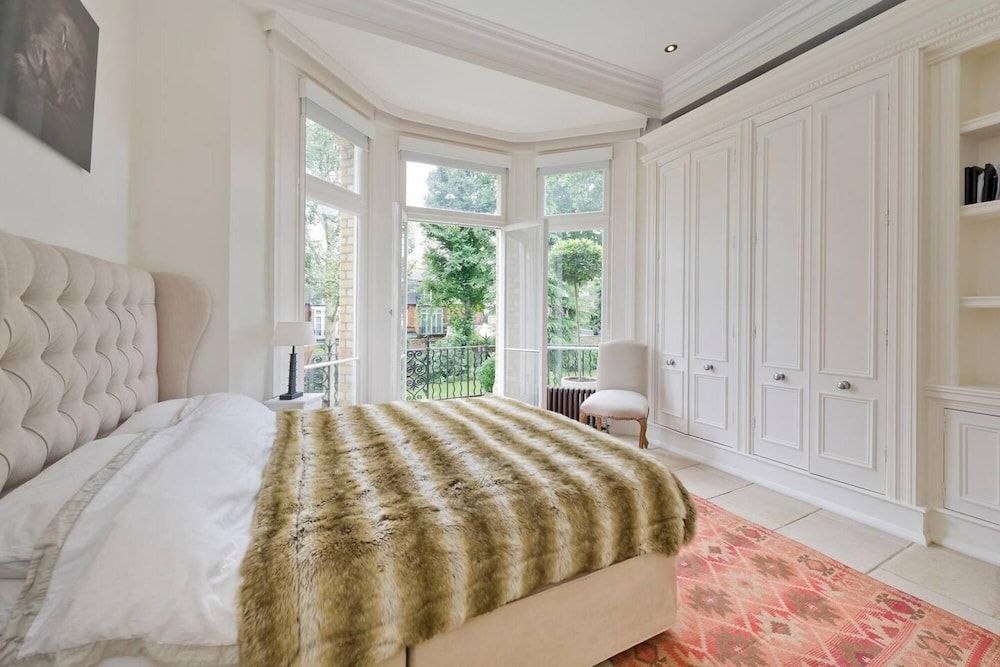 Stunning 2-bed Chelsea Apt Apartment 13