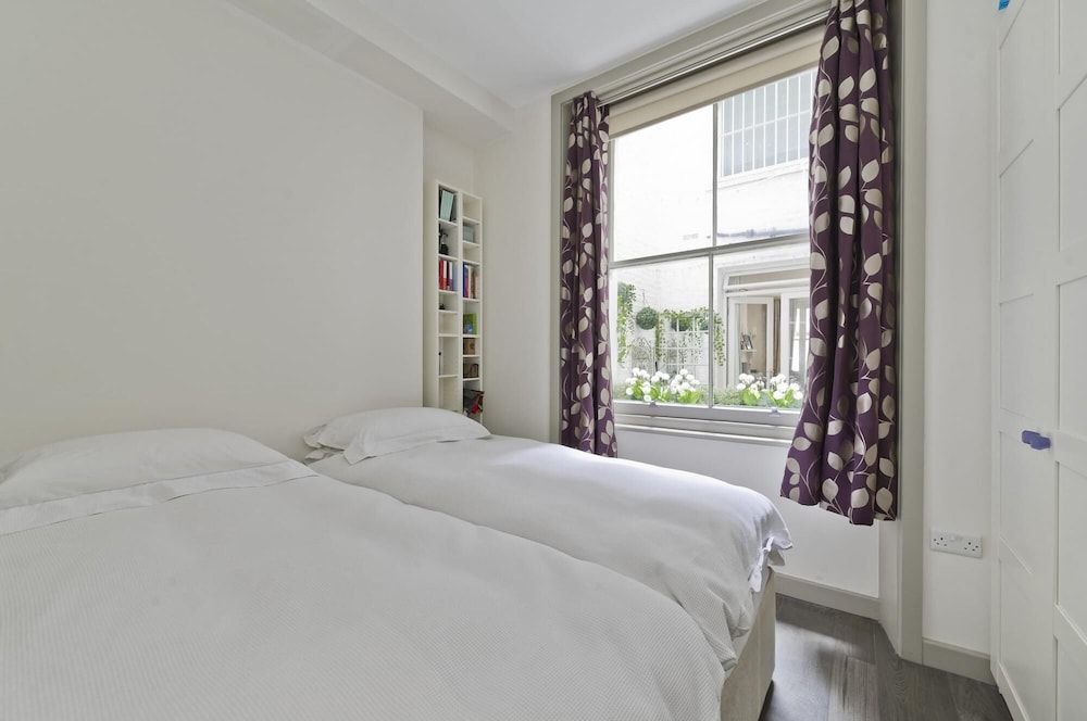 undefined Elegant Stylish 2 Bedroom Basement Flat Notting Hill 8