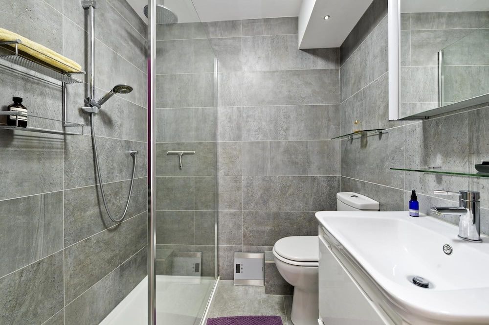 undefined Elegant Stylish 2 Bedroom Basement Flat Notting Hill 9