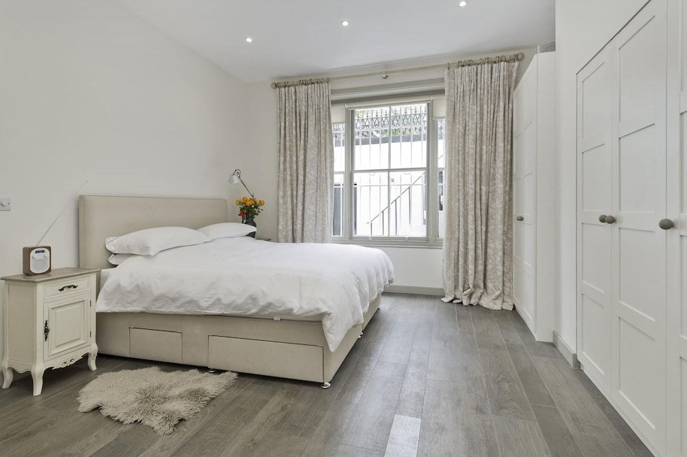 undefined Elegant Stylish 2 Bedroom Basement Flat Notting Hill 4