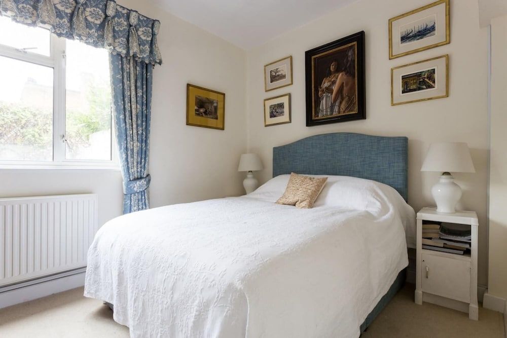 undefined Kensington Artistic 1bed Flat 9