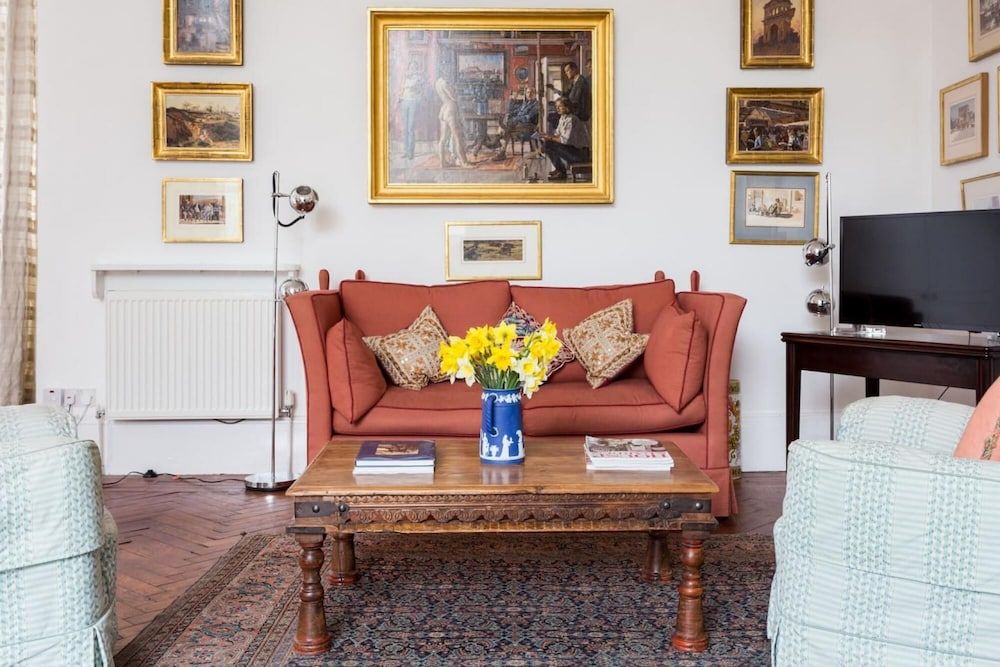 undefined Kensington Artistic 1bed Flat