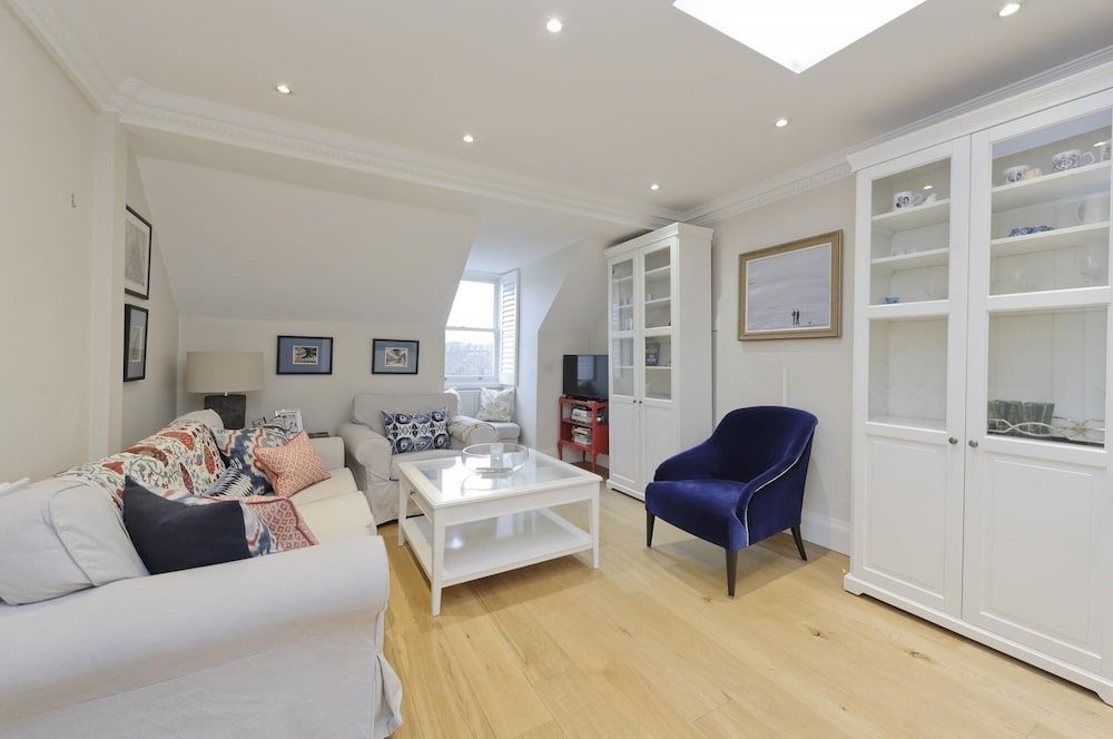 undefined Delightful Spacious 2 Bed Earl s Court Apartment 4