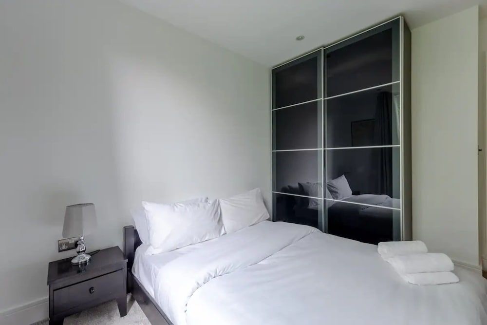 undefined Bright & Cosy 2BD by the Canal! - Limehouse 4