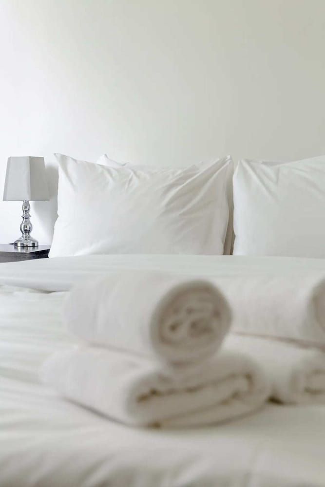 undefined Bright & Cosy 2BD by the Canal! - Limehouse 3