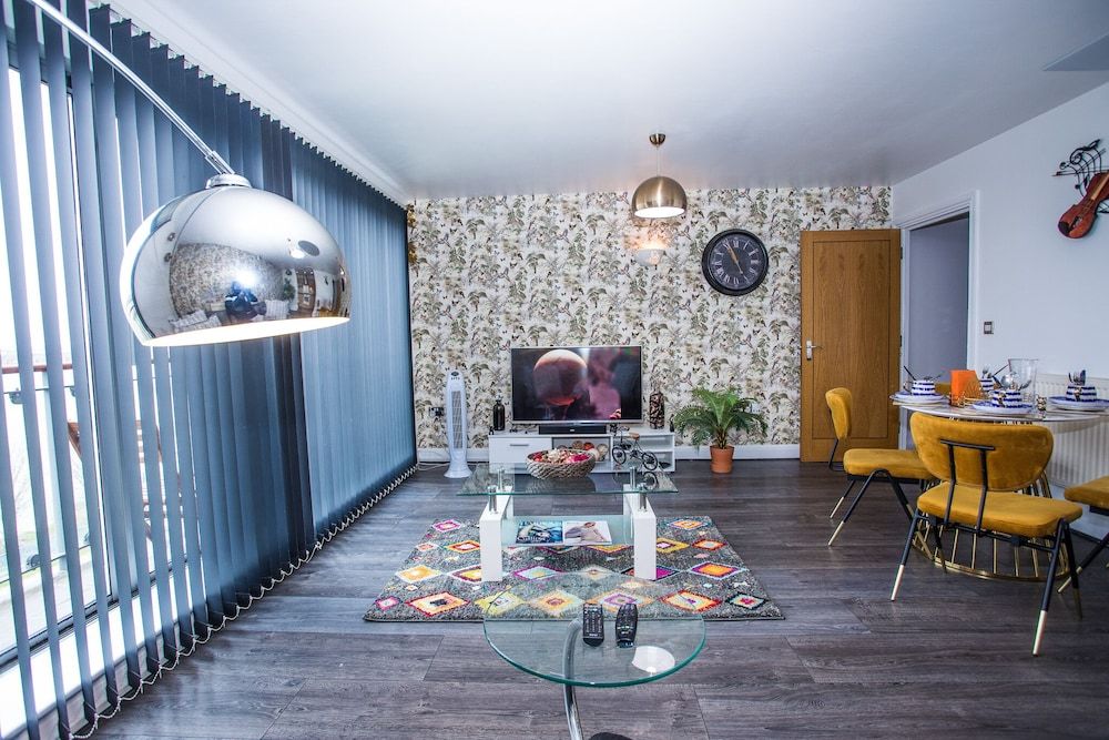 undefined Remarkable 2-bed Apartment With Sea View 6