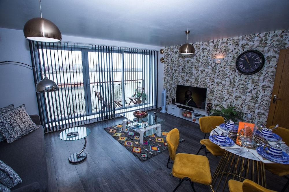 undefined Remarkable 2-bed Apartment With Sea View 10