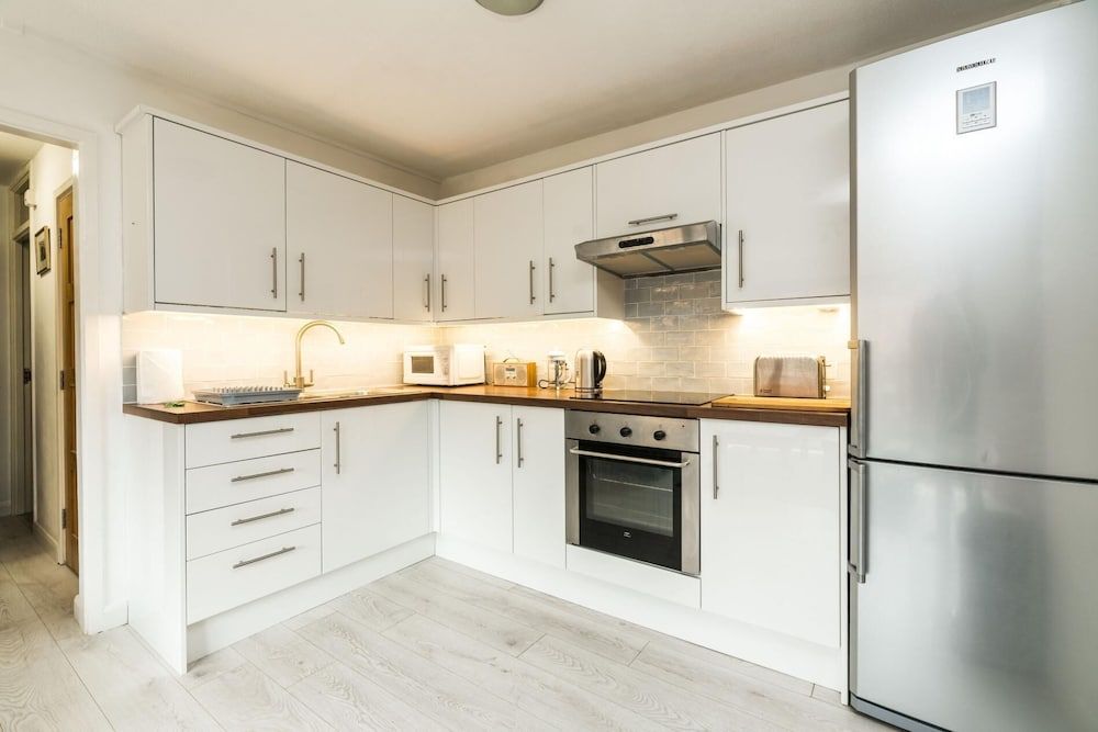 undefined Luxury Islington Apartment with Balcony  8