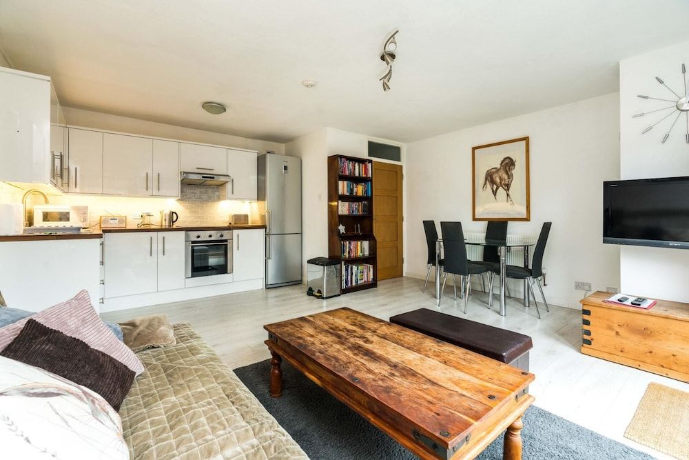 Luxury Islington Apartment with Balcony  Apartment (1 Bedroom) 11