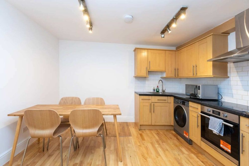Newly Renovated 1BD Flat - Camden Basic Apartment, Multiple Beds 11