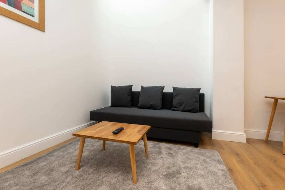 Newly Renovated 1BD Flat - Camden Basic Apartment, Multiple Beds 18