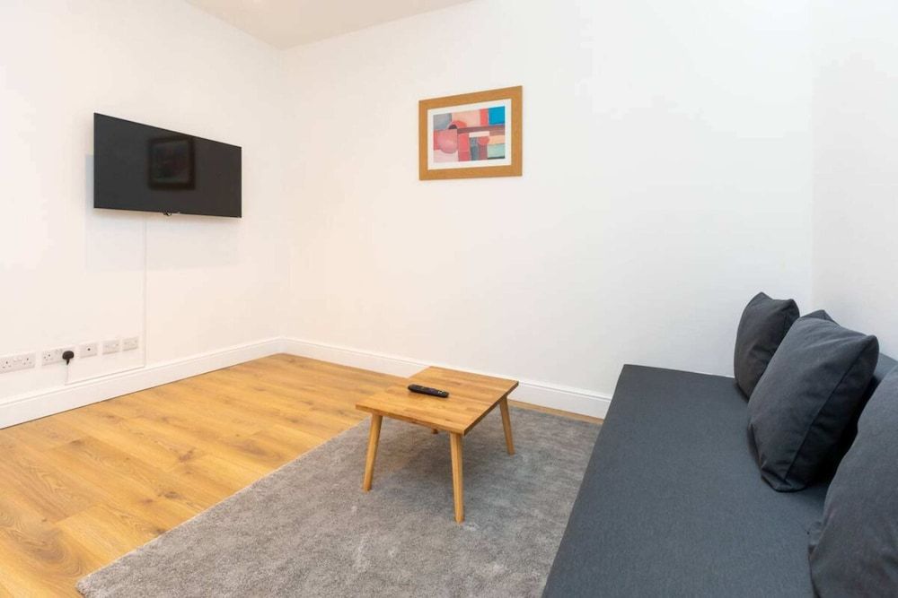 Newly Renovated 1BD Flat - Camden Basic Apartment, Multiple Beds 13