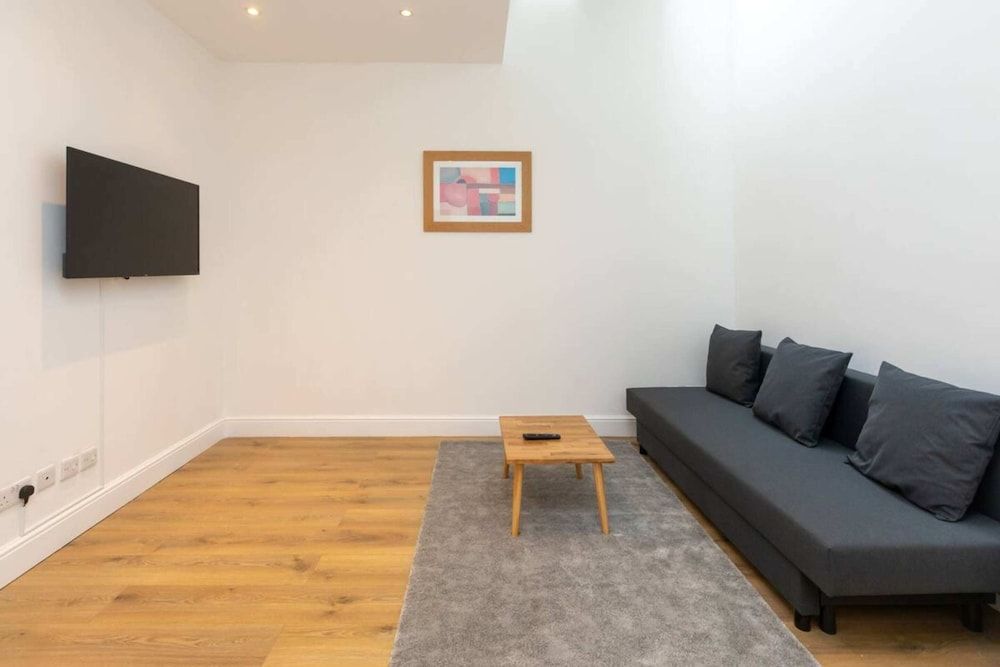 Newly Renovated 1BD Flat - Camden Basic Apartment, Multiple Beds 16