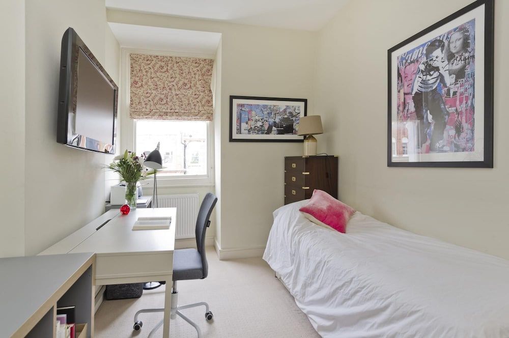 Beautiful Spacious Open-planned 3 Bedroom Apartment in Earls Court Apartment 22