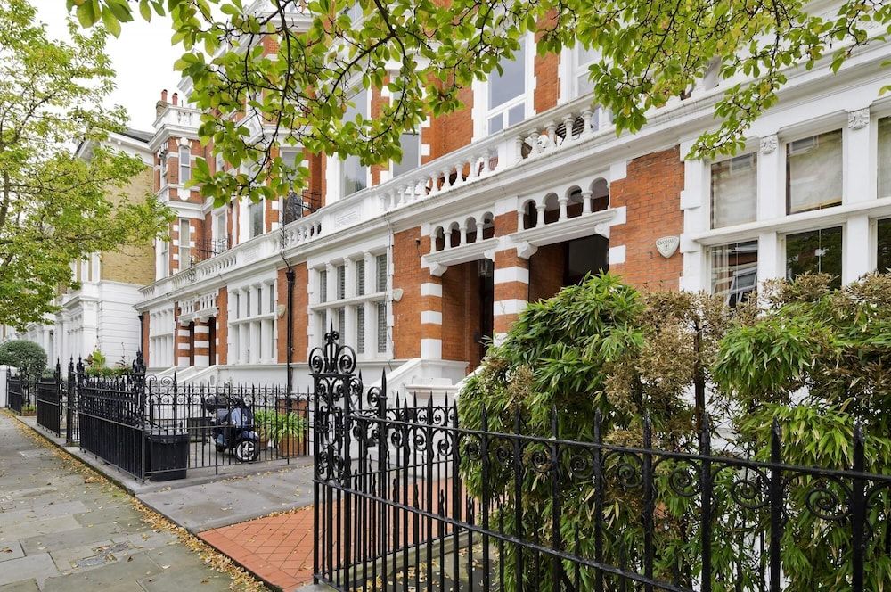 Beautiful Spacious Open-planned 3 Bedroom Apartment in Earls Court Apartment 25