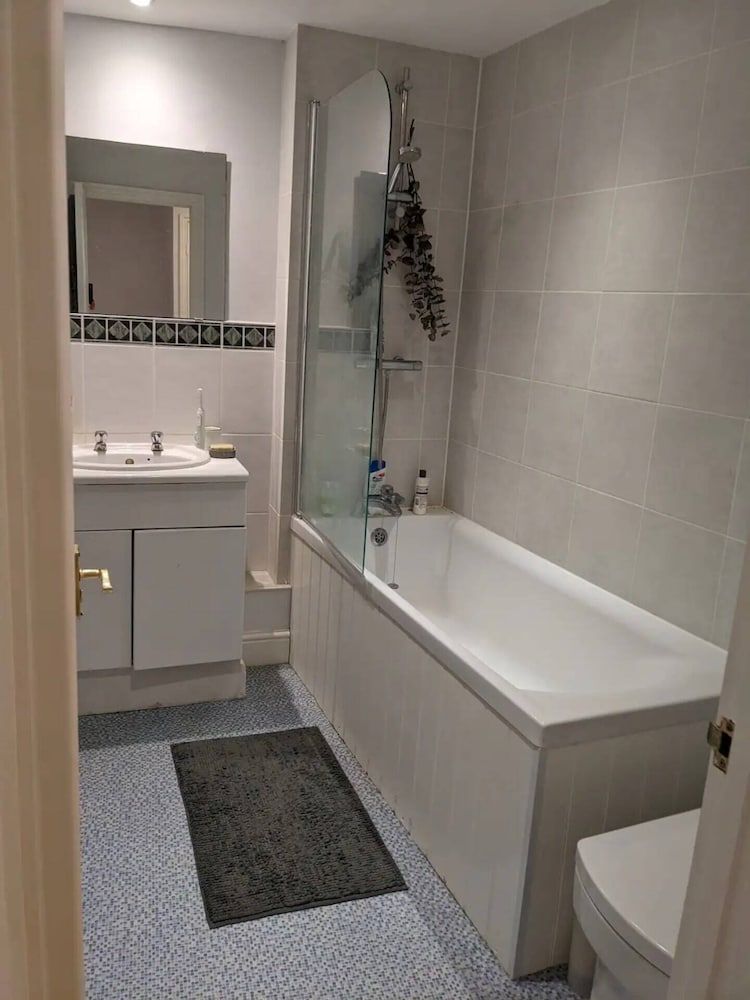 undefined Cosy & Central 3BD Apartment - Kennington 8