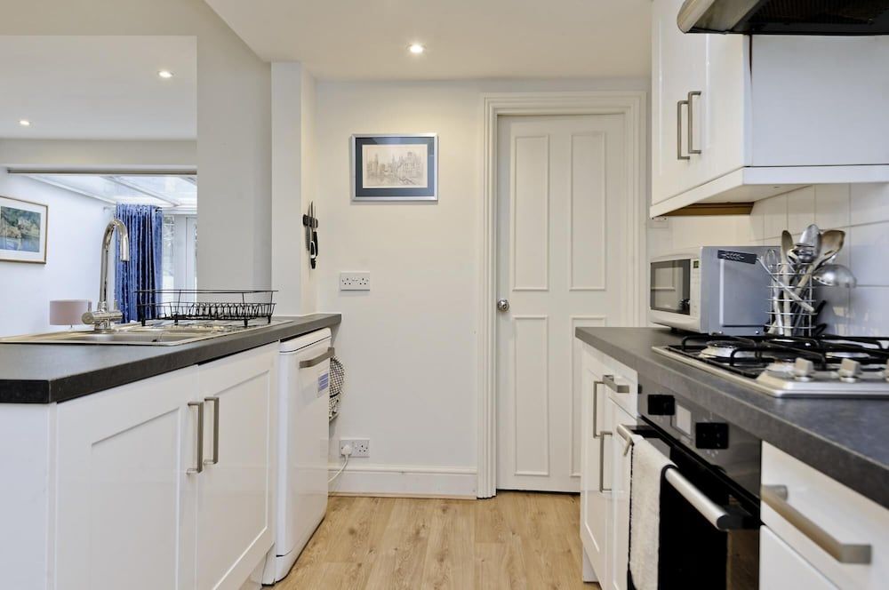 undefined Cosy 2 Bedroom Flat in Shepherds Bush 8