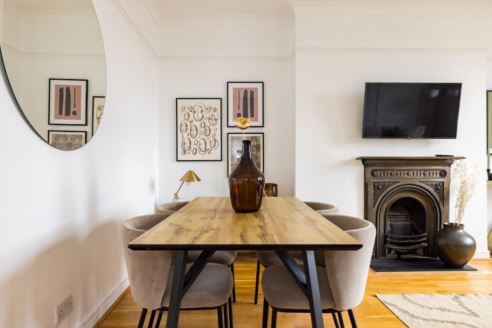 undefined The Camden Crib - Glamorous 3bdr Flat With Study Room 4