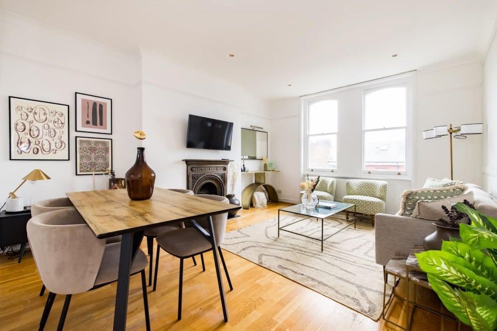 undefined The Camden Crib - Glamorous 3bdr Flat With Study Room 5