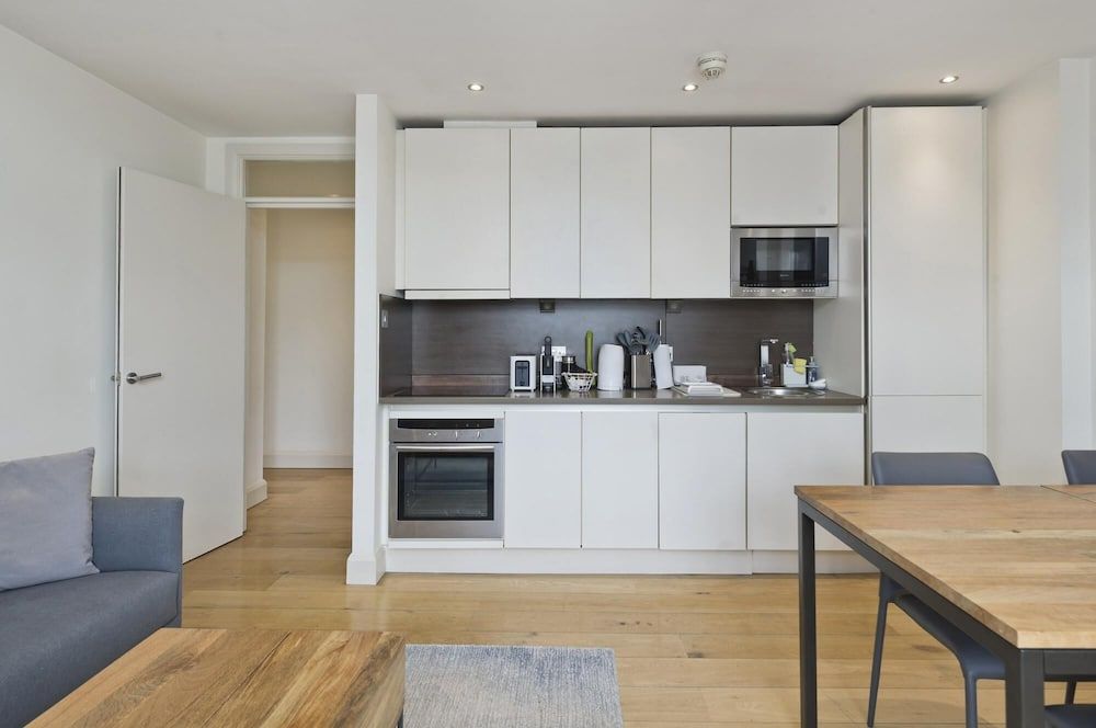 undefined Fantastic Bright 1 Bedroom Apartment on Queensway Bayswater 10