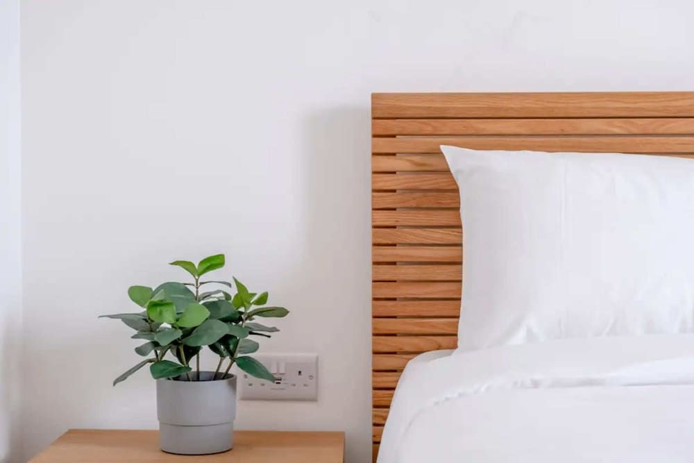 undefined Central 3BD Flat With Balcony in Paddington 10