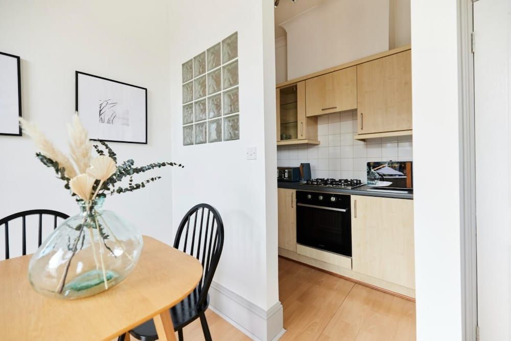 undefined The Camden Hideaway - Stunning 1bdr Flat With Balcony 4