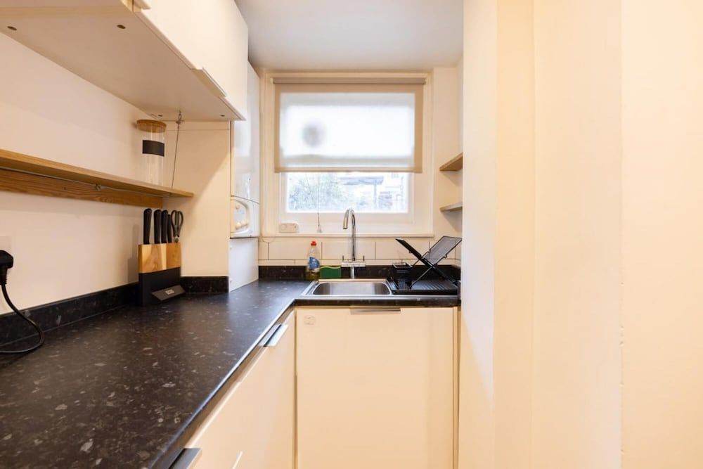 undefined The Brixton Place - Stunning 1bdr w Study Room 8