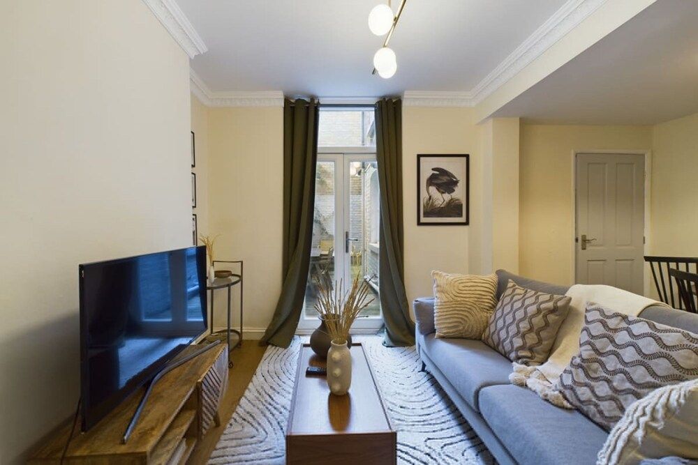 The London Wonder - Adorable 2bdr Flat With Patio Apartment 18