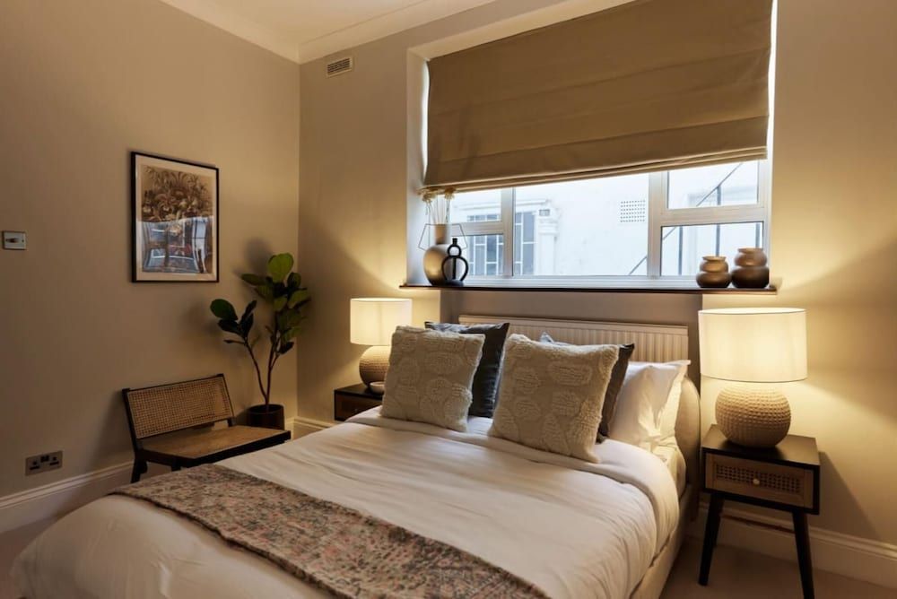 undefined The London Wonder - Adorable 2bdr Flat With Patio 9