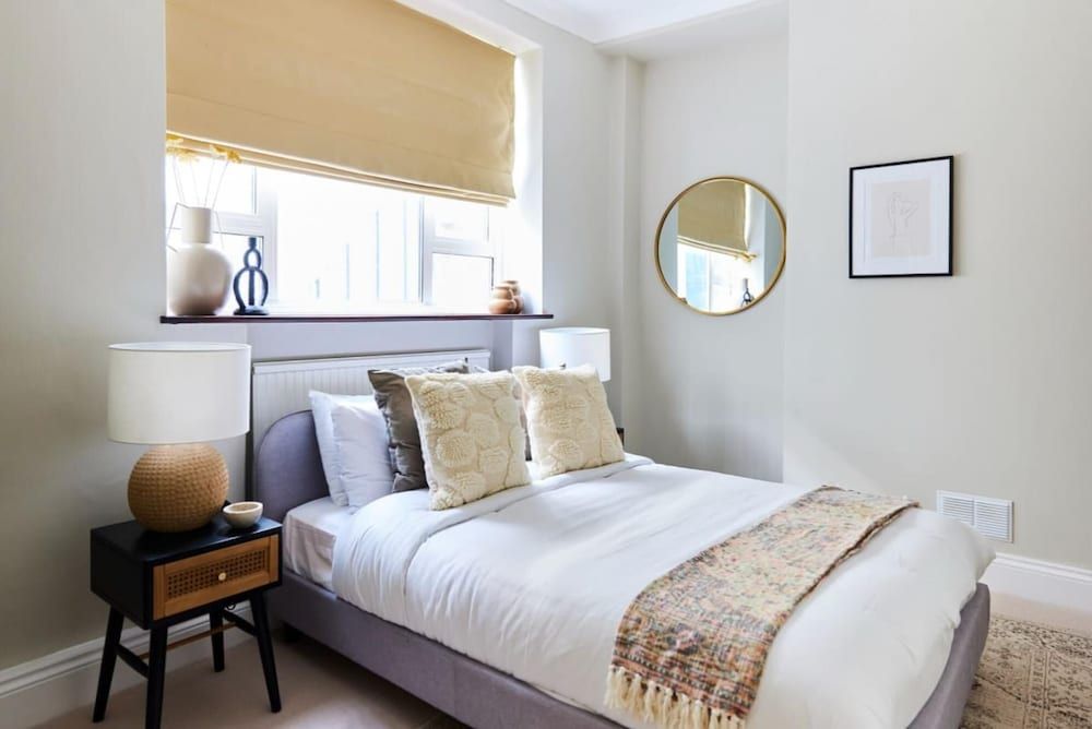 undefined The London Wonder - Adorable 2bdr Flat With Patio 10