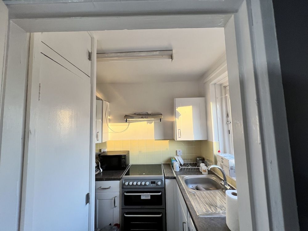 undefined Impeccable 1-bed Apartment in London 9