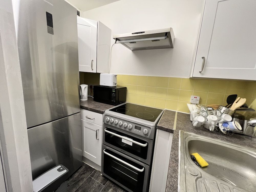 undefined Impeccable 1-bed Apartment in London 10