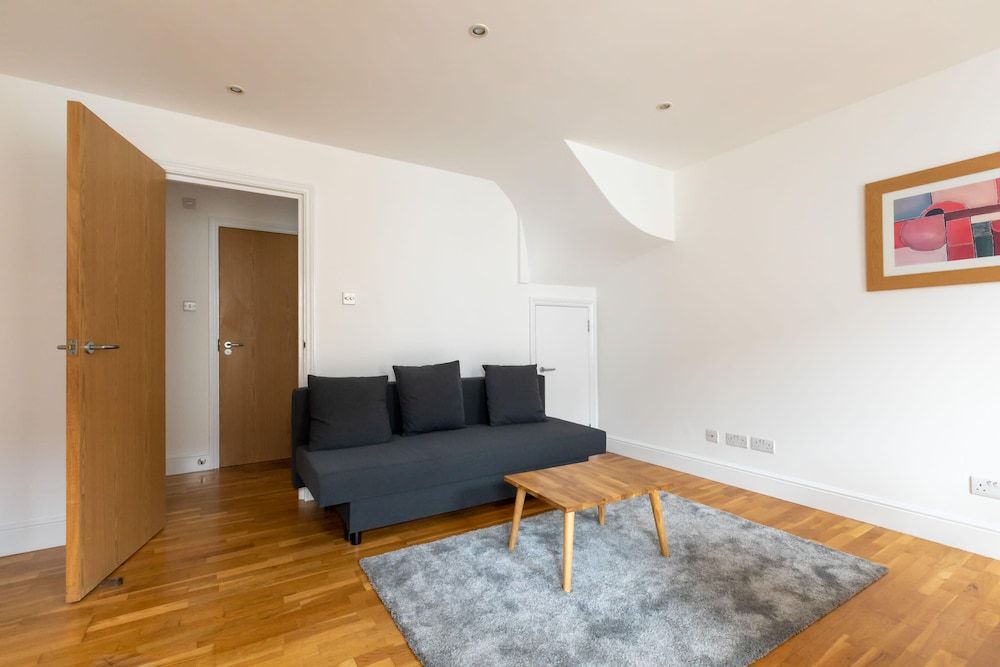 Spaciously Renovated 2BD Flat - Camden Basic Apartment, Multiple Beds 21