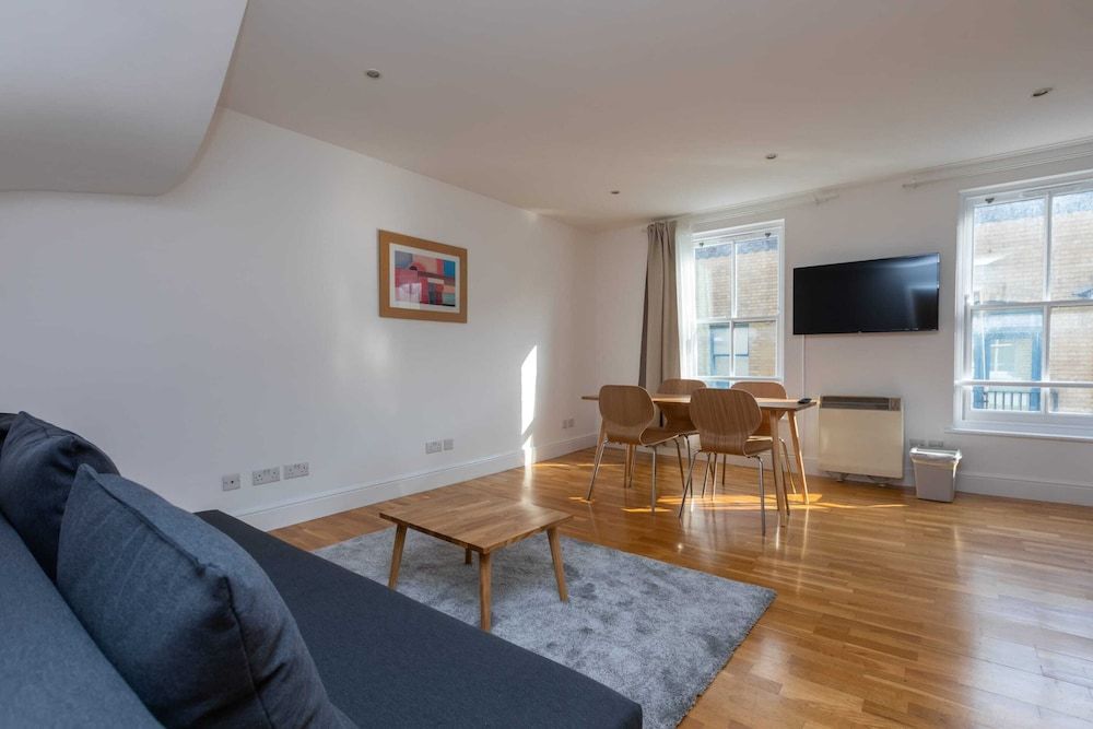 Spaciously Renovated 2BD Flat - Camden Basic Apartment, Multiple Beds 20