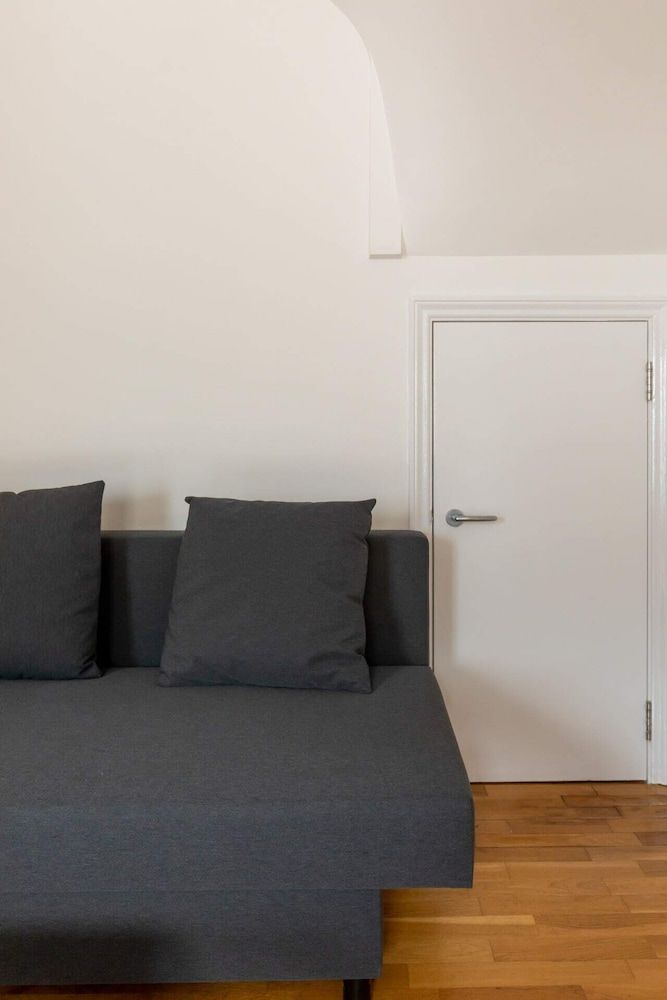 Spaciously Renovated 2BD Flat - Camden Basic Apartment, Multiple Beds 23