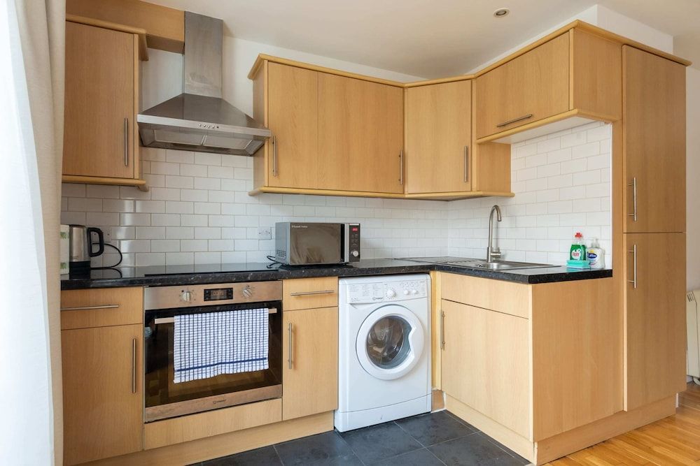 Spaciously Renovated 2BD Flat - Camden Basic Apartment, Multiple Beds 17