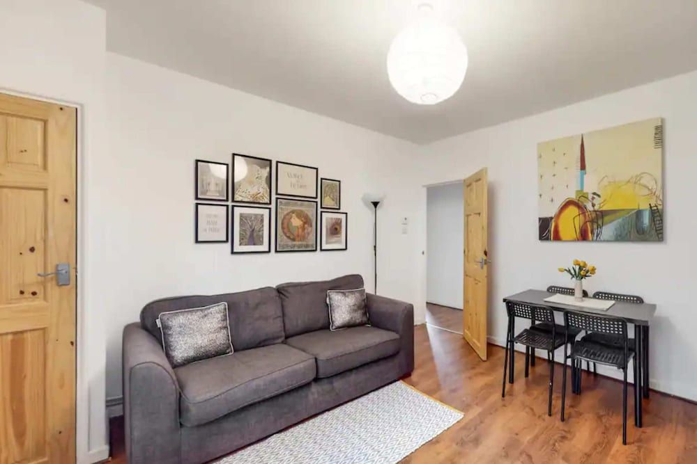 undefined Central & Cosy 2BD Flat Near Canary Wharf 8