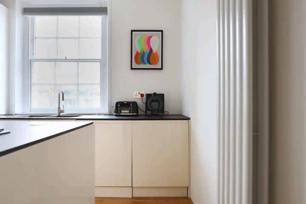 undefined Luxury 2BD Split-level Penthouse - Pimlico 7