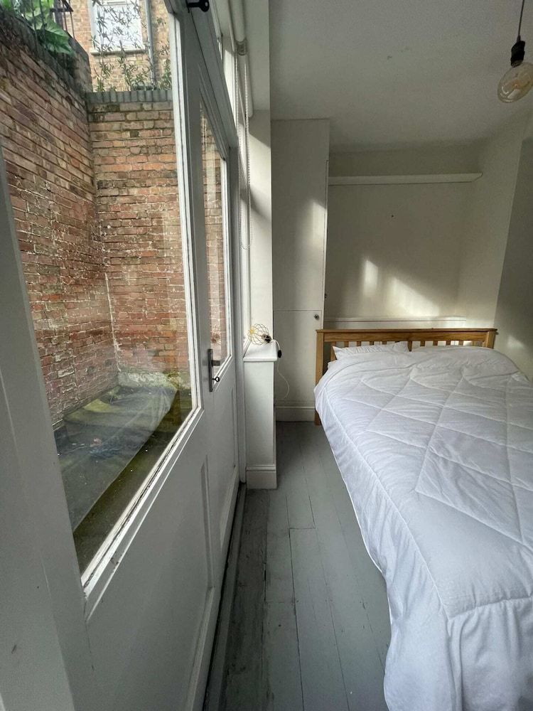 undefined Spacious & Unique 1BD Flat - Bethnal Green 7