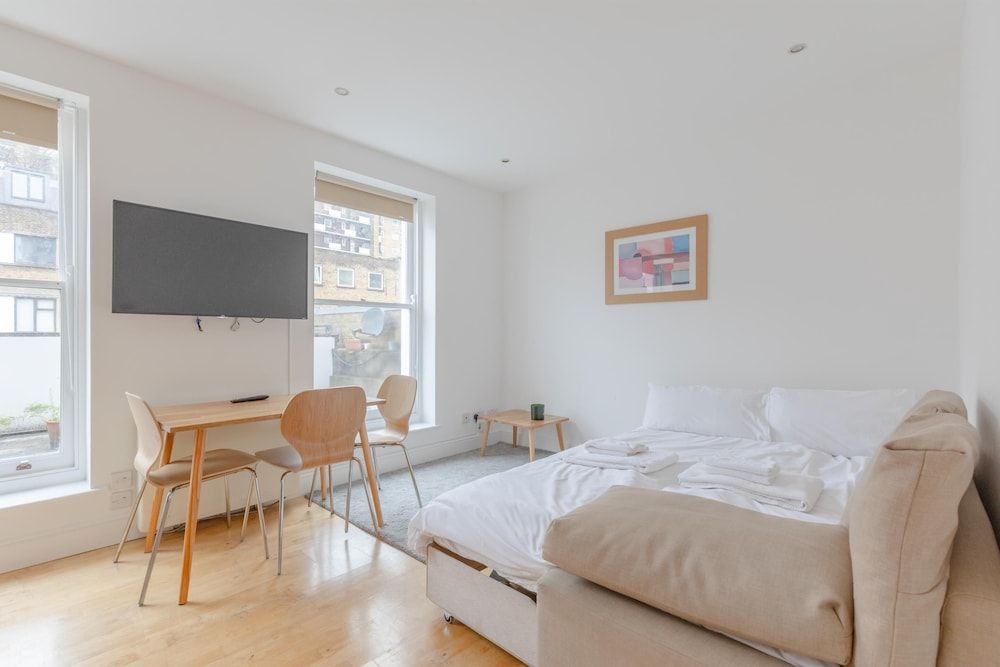 undefined Bright and Spacious 1BD Flat - Camden 7
