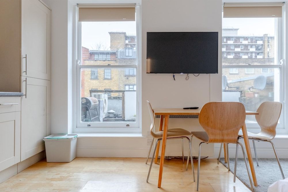 undefined Bright and Spacious 1BD Flat - Camden 4